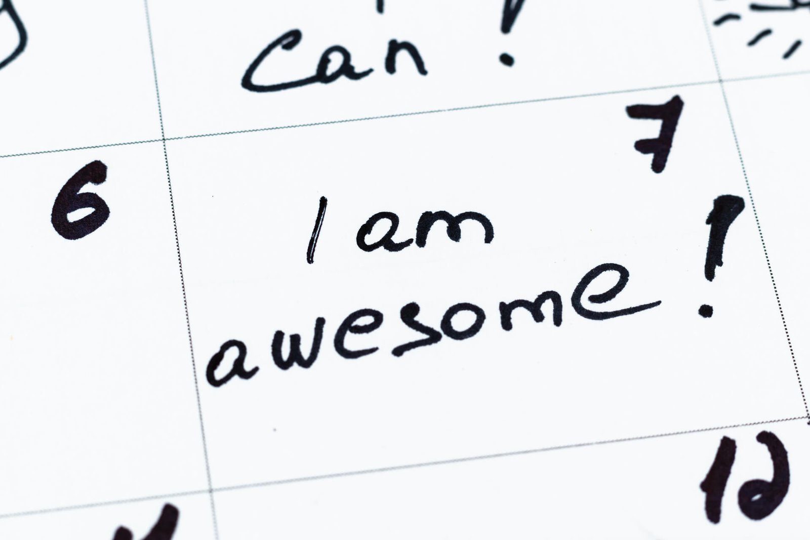 afirmacijos tekstas, kuris sako "i am awesome"